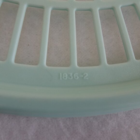 Tupperware Colander Strainer Bowl 1835-3 Flow Thru Sheer Mint Lid 1836-1 Vintage - Picture 10 of 11